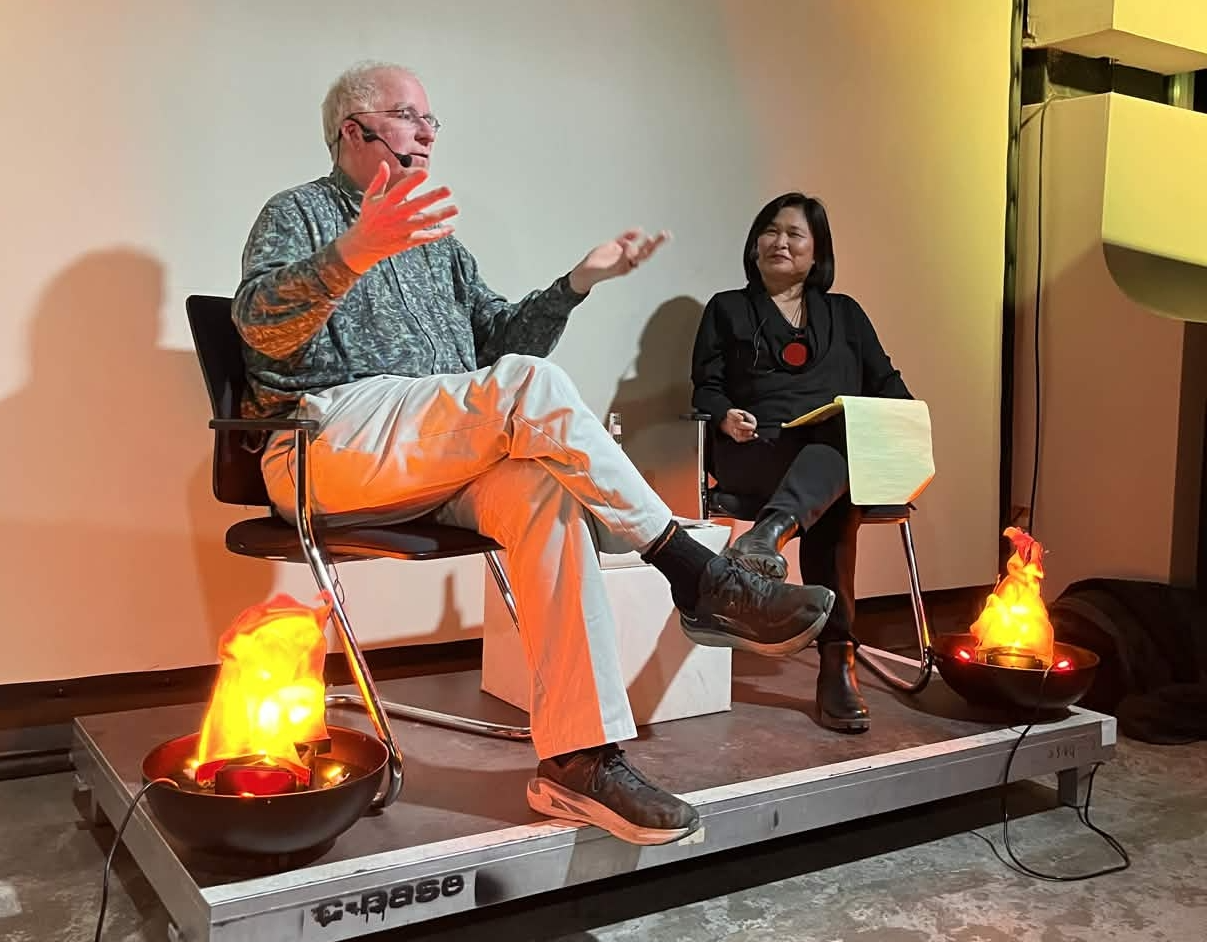 Brewster Kahle in conversation with Wendy Hanamura